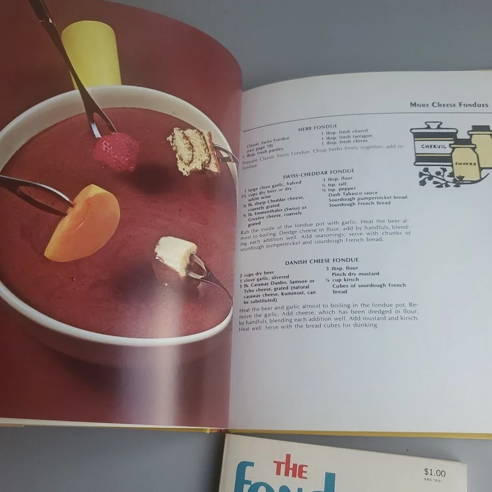 Fondue‎ on the Menu Hardcover Vintage Book The Fondue Cookbook PB Retro 70's NOS